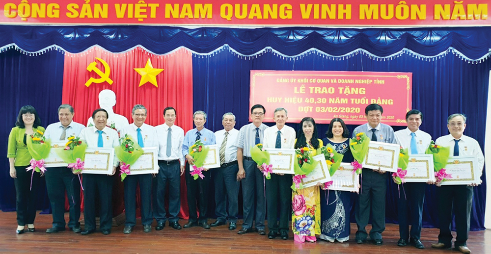 Đảng bộ Khối Cơ quan và Doanh nghiệp tỉnh An Giang: Nâng cao năng lực lãnh đạo, sức chiến đấu của tổ chức Đảng và chất lượng đội ngũ đảng viên; thi đua hoàn thành tốt nhiệm vụ chính trị, sản xuất - kinh doanh