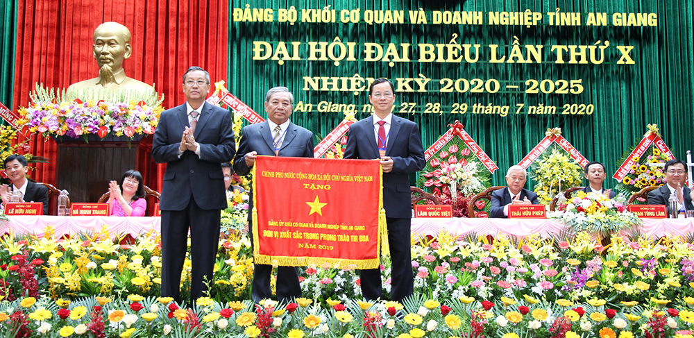 Khai mạc Đại hội đại biểu Đảng bộ Khối Cơ quan và Doanh nghiệp tỉnh An Giang lần thứ X