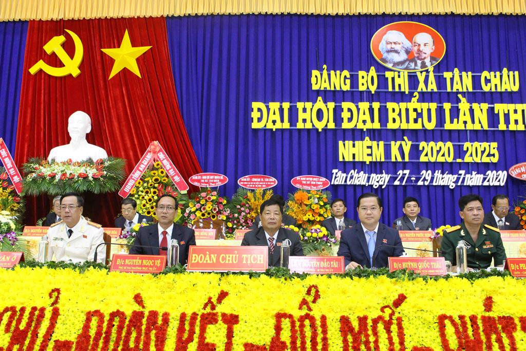 Khai mạc Đại hội đại biểu Đảng bộ TX. Tân Châu lần thứ XII