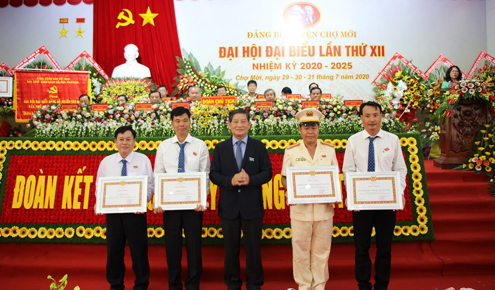Khai mạc Đại hội đại biểu Đảng bộ huyện Chợ Mới lần thứ XII (nhiệm kỳ 2020 - 2025)