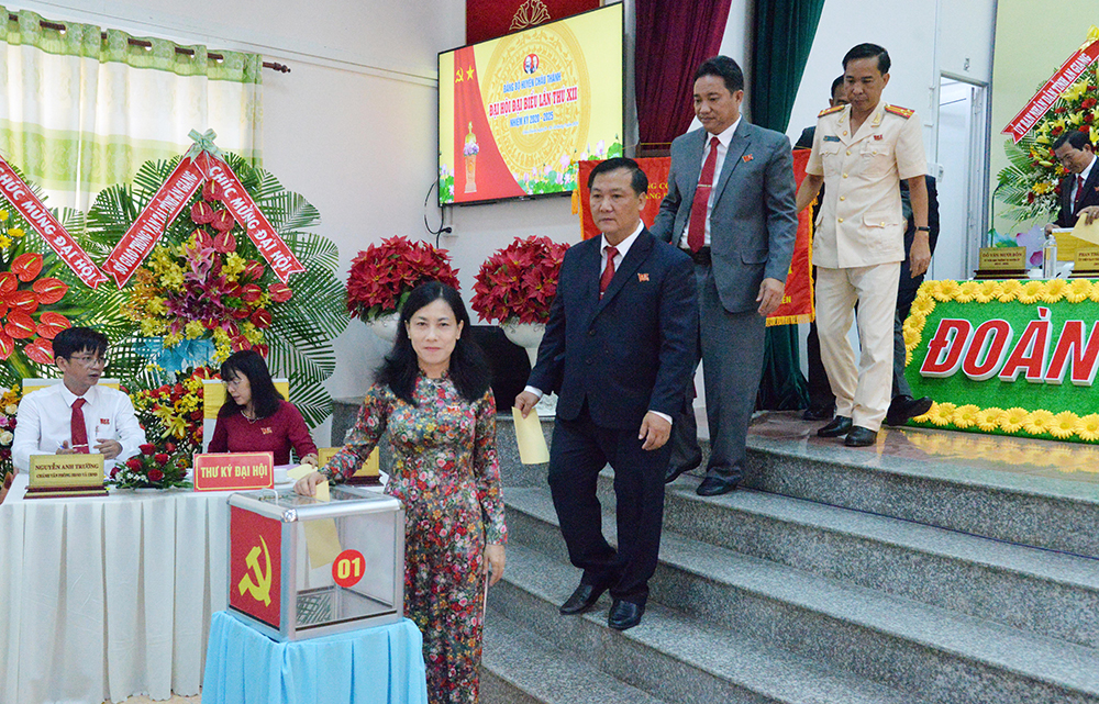 Đại hội đại biểu Đảng bộ huyện Châu Thành lần thứ XII (nhiệm kỳ 2020-2025) thành công tốt đẹp