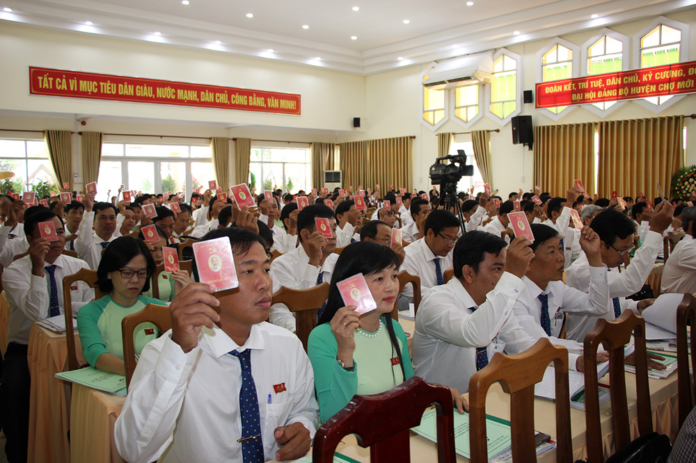 Đồng chí Võ Nguyên Nam tái đắc cử Bí thư Huyện ủy Chợ Mới khóa XII (nhiệm kỳ 2020-2025)