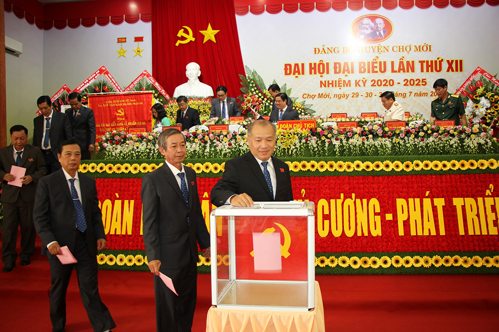 Đồng chí Võ Nguyên Nam tái đắc cử Bí thư Huyện ủy Chợ Mới khóa XII (nhiệm kỳ 2020-2025)