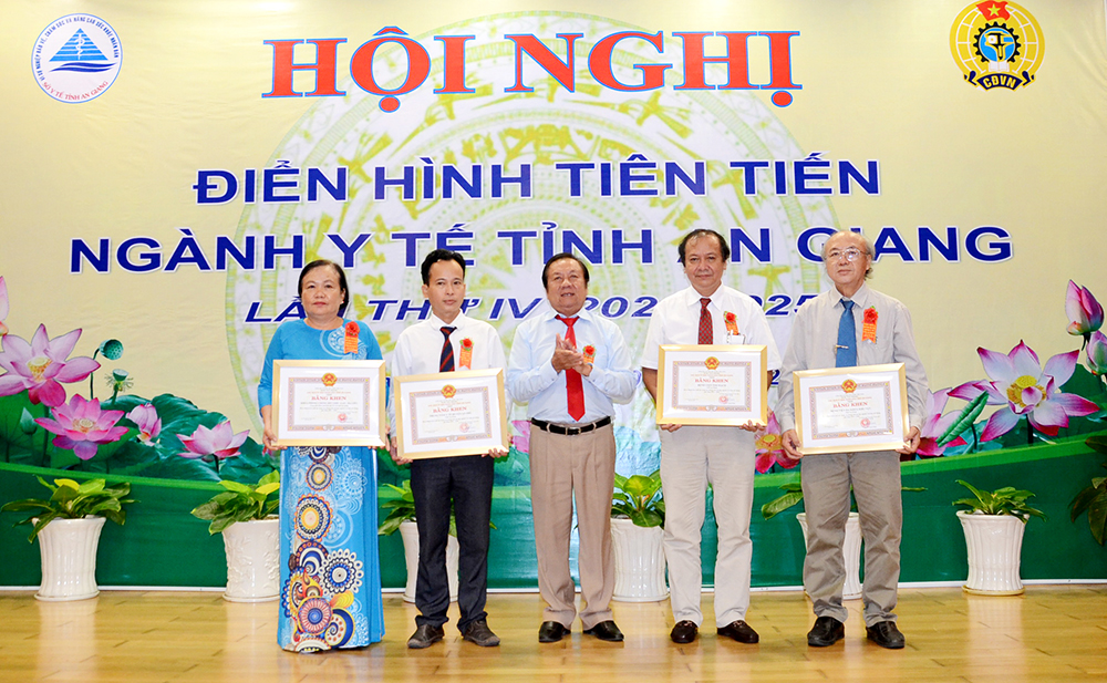 Hội nghị điển hình tiên tiến ngành y tế An Giang