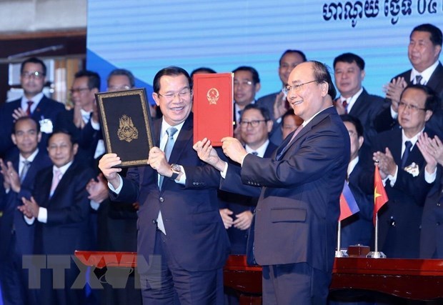Lễ giao nhận bản đồ địa hình biên giới giữa Việt Nam và Campuchia