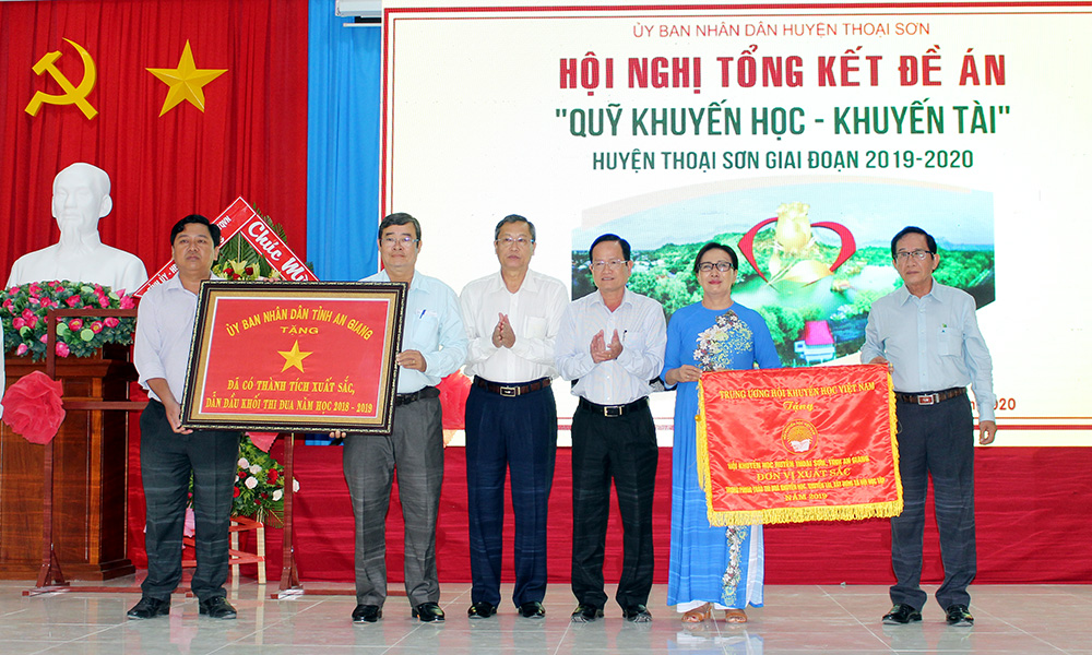 Tổng kết Đề án xã hội hóa hoạt động xây dựng và phát triển hệ thống quỹ “Khuyến học - Khuyến tài" trên địa bàn huyện Thoại Sơn giai đoạn 2019 – 2020