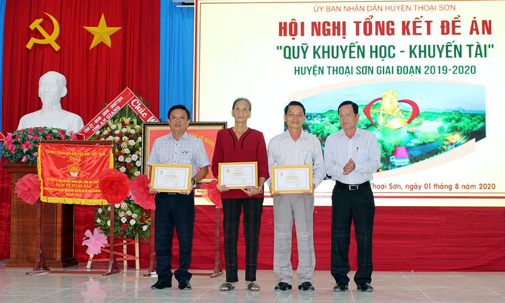 Tổng kết Đề án xã hội hóa hoạt động xây dựng và phát triển hệ thống quỹ “Khuyến học - Khuyến tài" trên địa bàn huyện Thoại Sơn giai đoạn 2019 – 2020