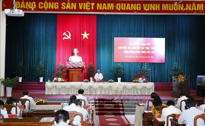 Thủ tướng Nguyễn Xuân Phúc: Quyết liệt hơn nữa để thực hiện tốt mục tiêu kép