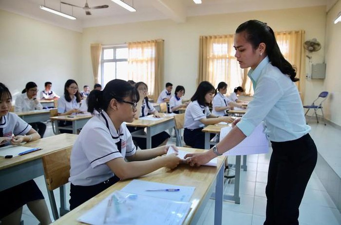 Bộ trưởng Bộ GD-ĐT đề xuất thi tốt nghiệp THPT sắp tới thành 2 đợt