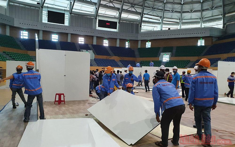 Đà Nẵng gấp rút hoàn thiện Bệnh viện dã chiến tại Cung thể thao Tiên Sơn