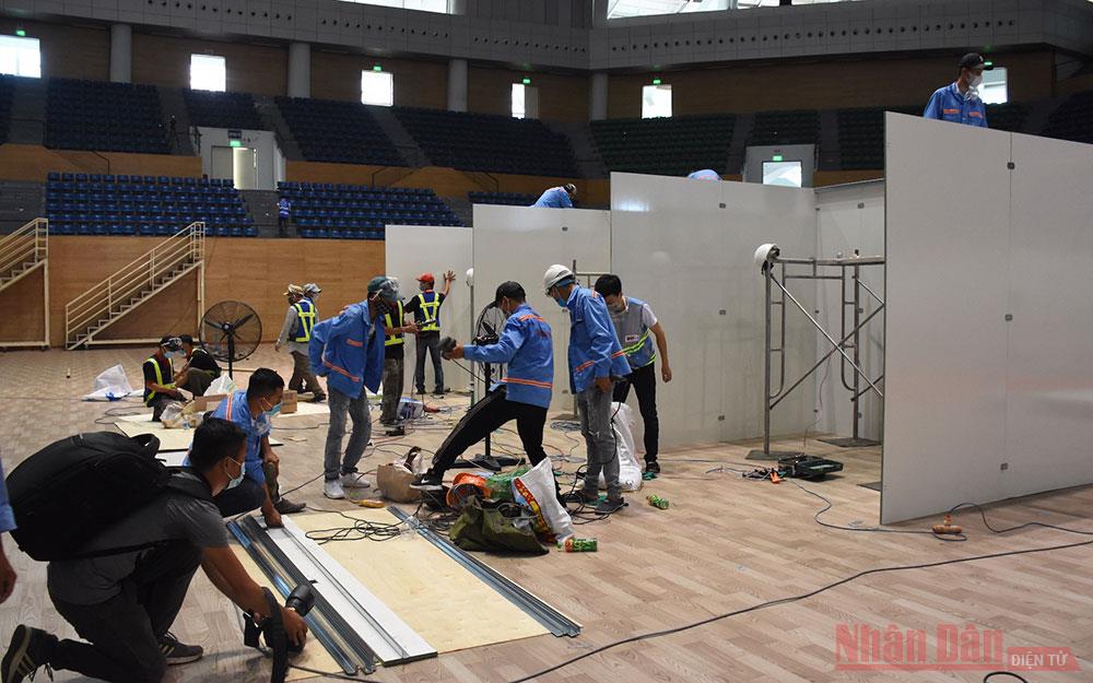 Đà Nẵng gấp rút hoàn thiện Bệnh viện dã chiến tại Cung thể thao Tiên Sơn