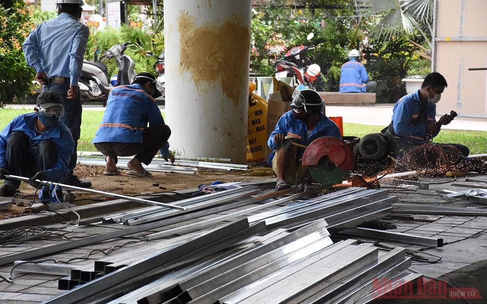 Đà Nẵng gấp rút hoàn thiện Bệnh viện dã chiến tại Cung thể thao Tiên Sơn