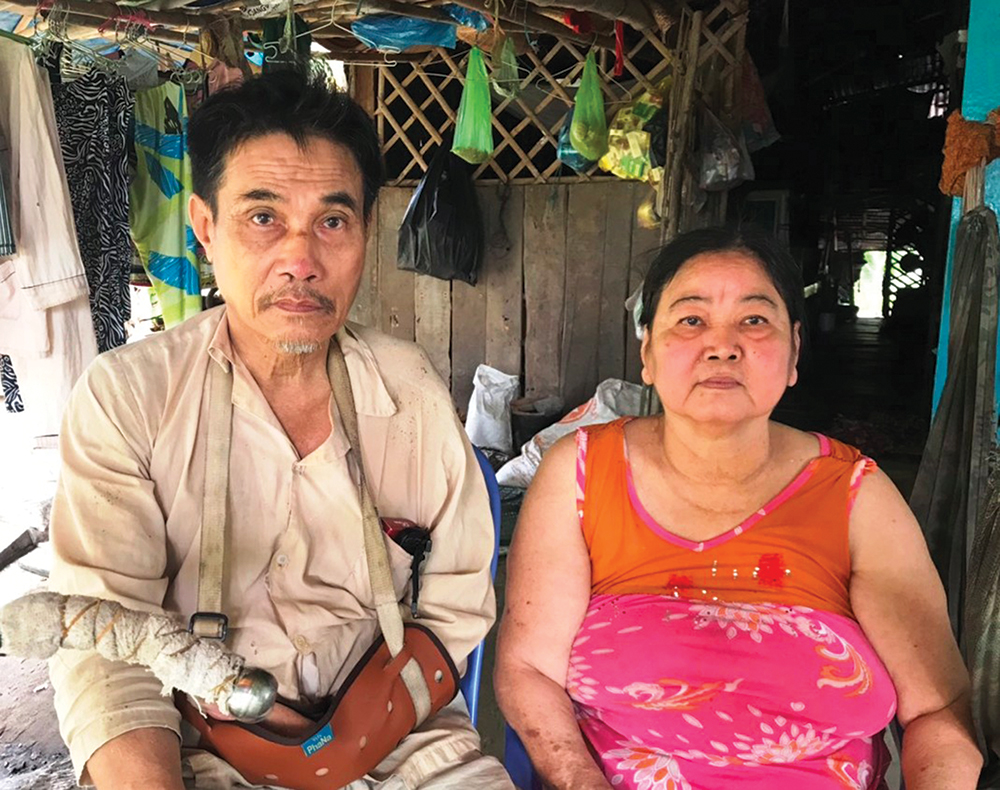 Cảnh khó khăn của 2 gia đình