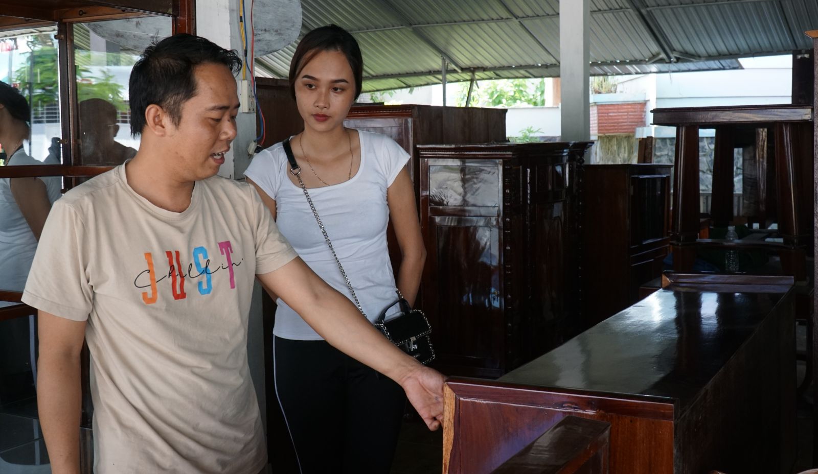 “Cải lão hoàn đồng” đồ gỗ cũ