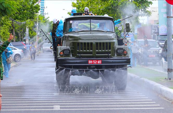 Thủ tướng: Dồn mọi nguồn lực và bằng mọi giải pháp xử lý triệt để 'ổ dịch'