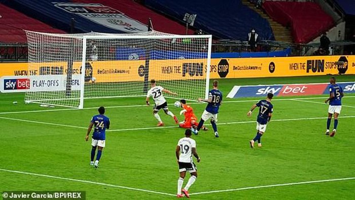 Fulham thăng hạng Premier League sau trận cầu đắt giá nhất thế giới