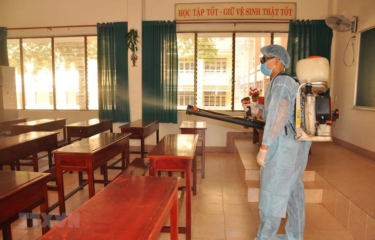 Kỳ thi THPT Quốc gia: Thí sinh phải gỡ khẩu trang để cán bộ coi thi kiểm tra