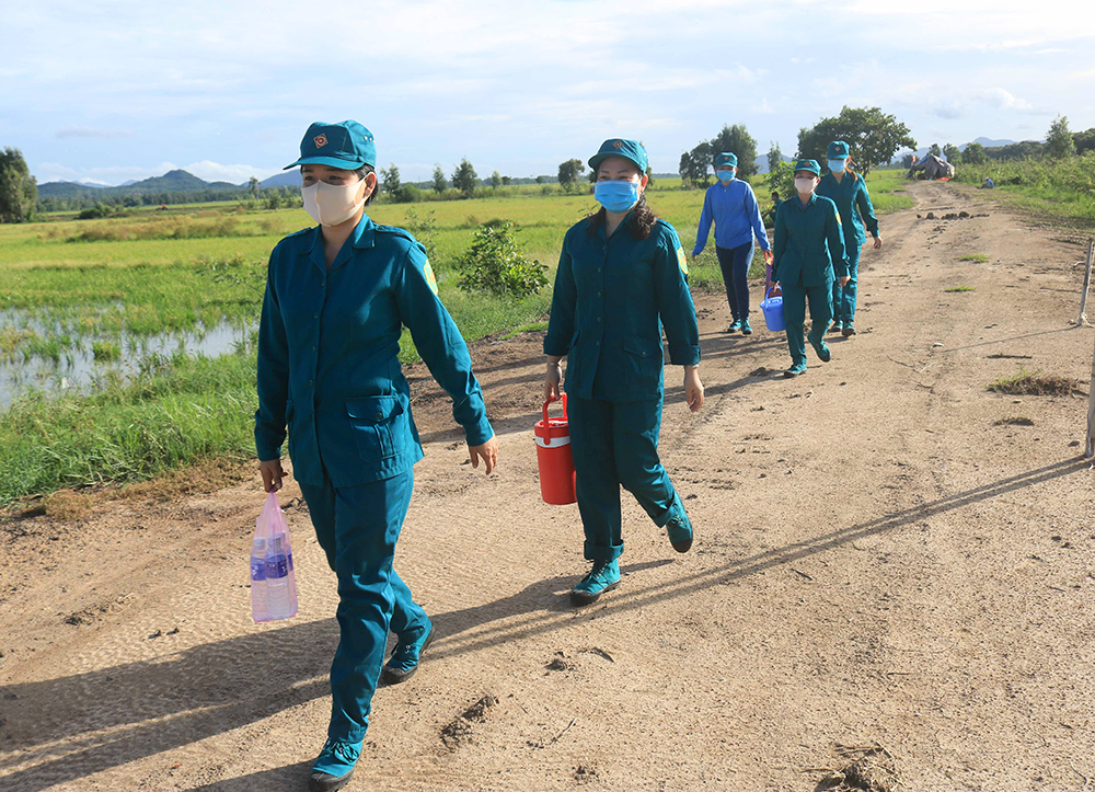 “Bông hồng xanh” nơi biên giới