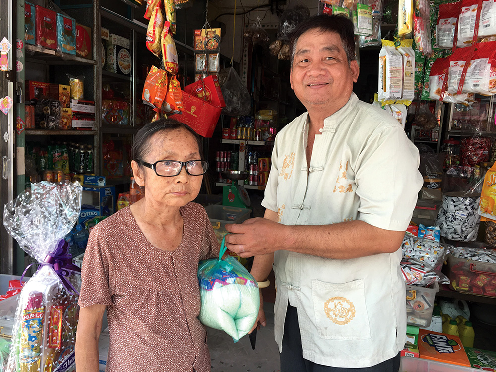 Người mê làm từ thiện
