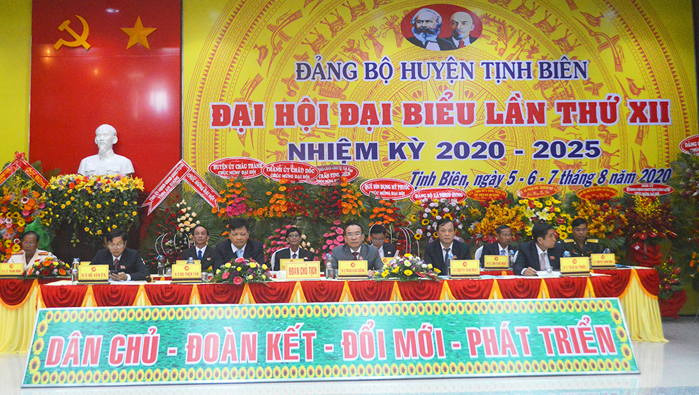 Khai mạc Đại hội đại biểu Đảng bộ huyện Tịnh Biên lần thứ XII (nhiệm kỳ 2020-2025)