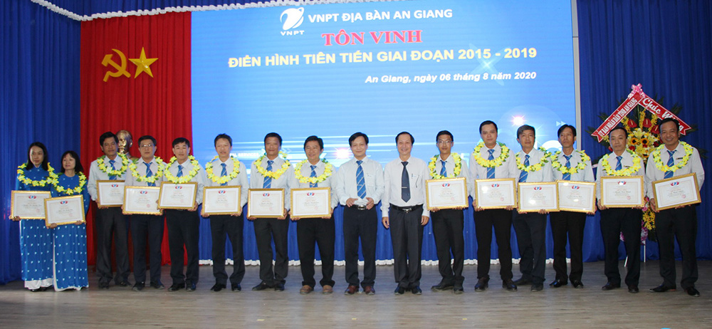VNPT An Giang tuyên dương 102 tập thể, cá nhân điển hình tiên tiến