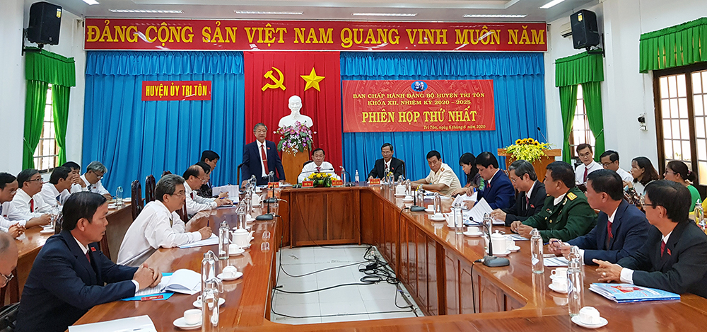 Đồng chí Cao Quang Liêm tái đắc cử Bí thư Huyện ủy Tri Tôn nhiệm kỳ 2020-2025