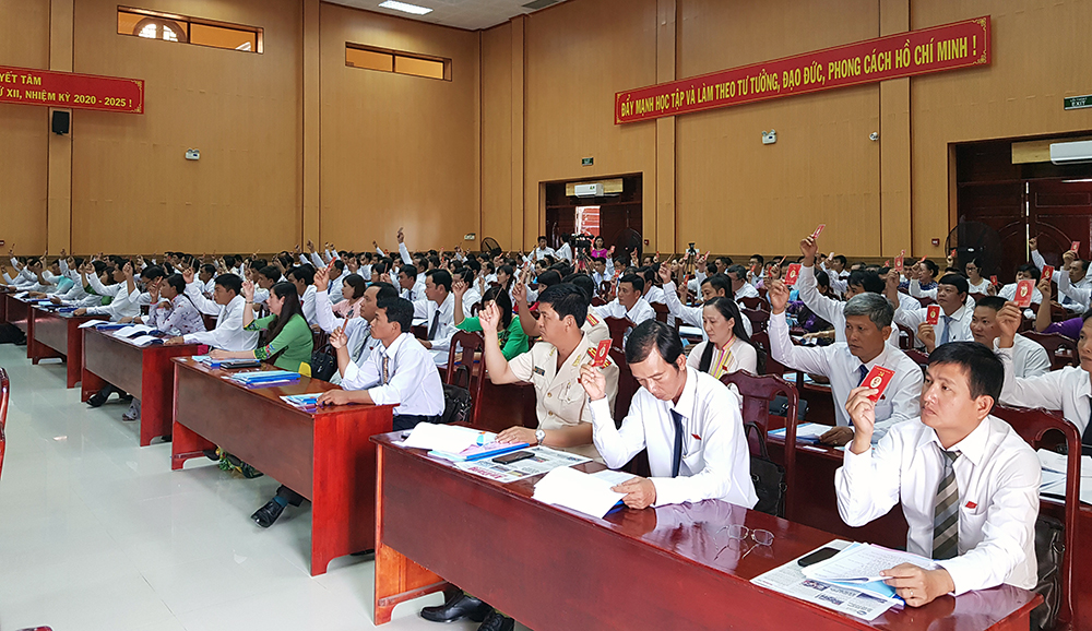 Đồng chí Cao Quang Liêm tái đắc cử Bí thư Huyện ủy Tri Tôn nhiệm kỳ 2020-2025