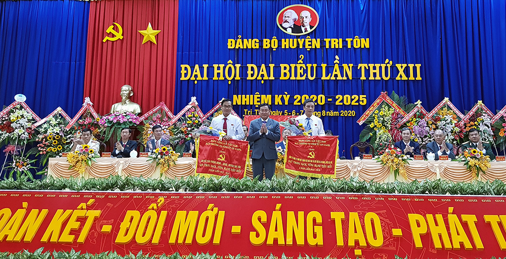 Đồng chí Cao Quang Liêm tái đắc cử Bí thư Huyện ủy Tri Tôn nhiệm kỳ 2020-2025