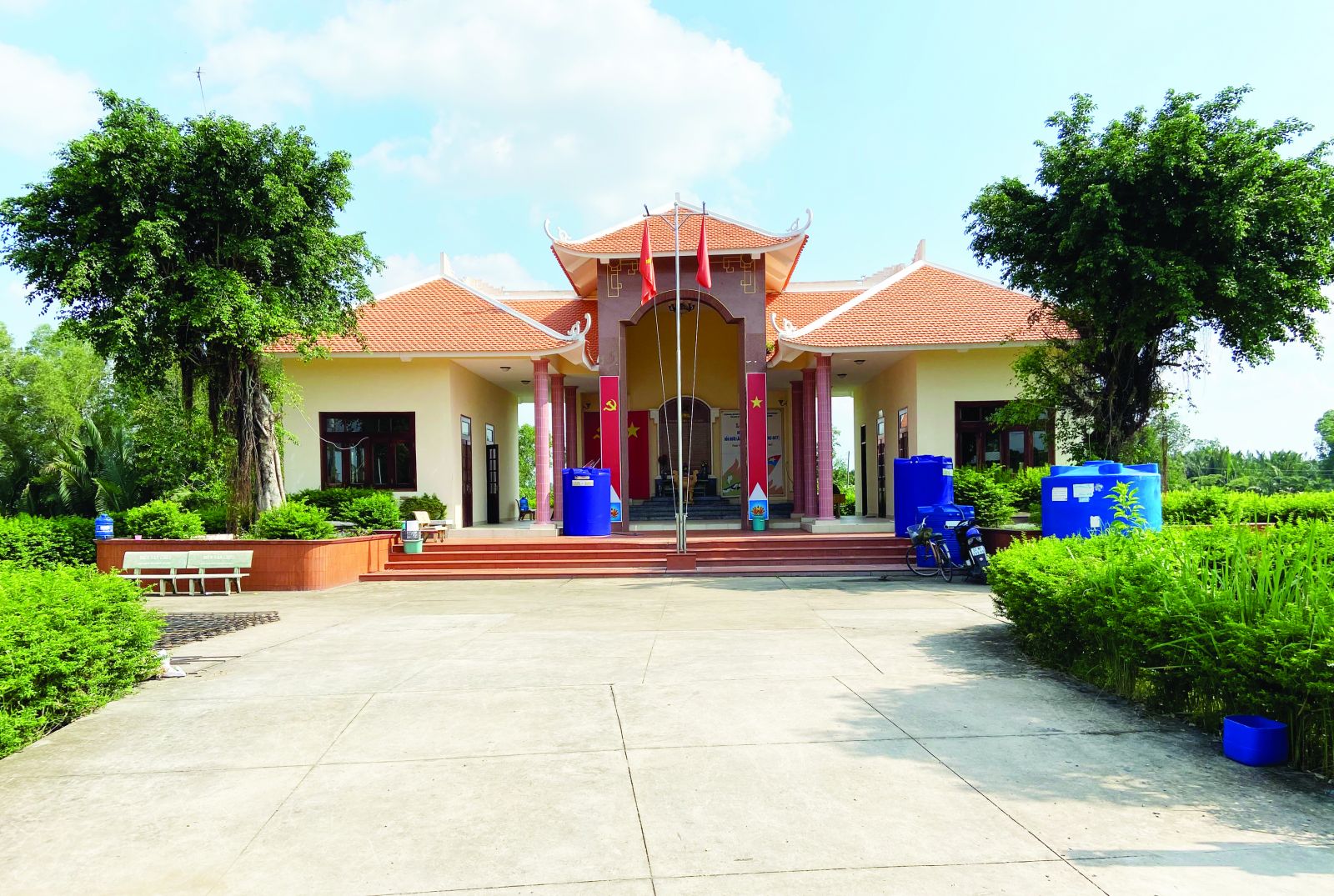 Trở lại những địa chỉ đỏ