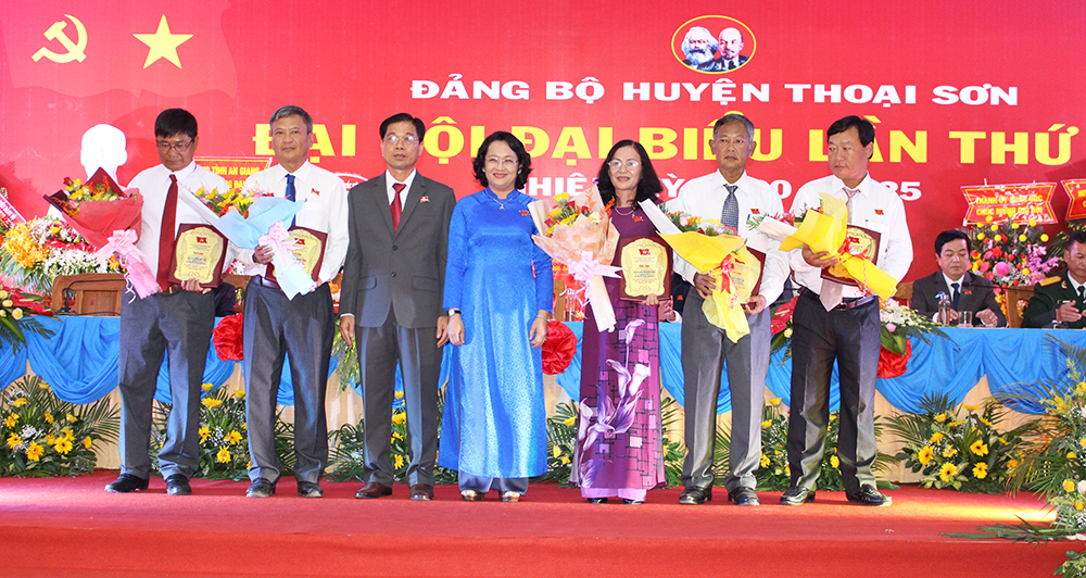 Đại hội đại biểu Đảng bộ huyện Thoại Sơn lần thứ XII (nhiệm kỳ 2020-2025) thành công tốt đẹp