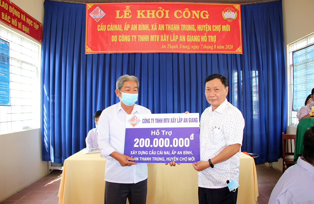 Công ty TNHH MTV Xây lắp An Giang tài trợ 200 triệu đồng xây cầu Cái Nai