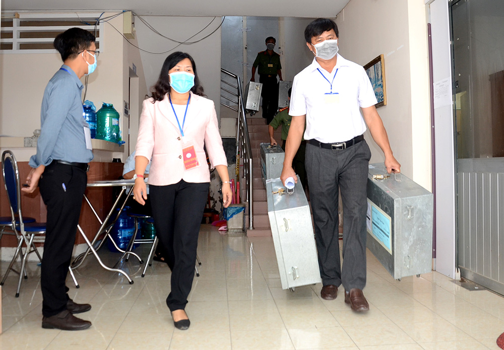 An Giang: Bàn giao đề thi tốt nghiệp THPT
