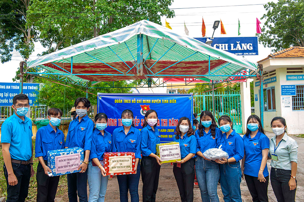 Kiểm tra công tác tổ chức Chương trình tiếp sức mùa thi 2020 tại Tri Tôn, Tịnh Biên