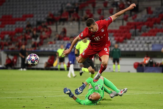 HLV Flick nói gì sau khi Bayern vào tứ kết Champions League?