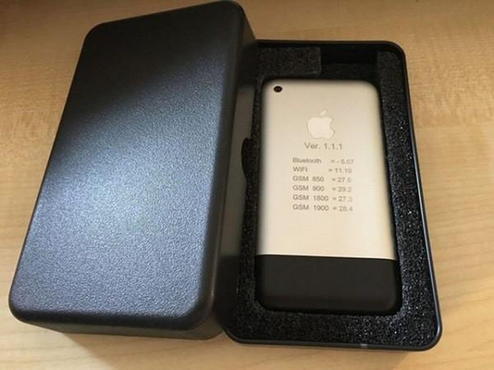 Bất ngờ xuất hiện nguyên mẫu iPhone đời đầu chưa từng công bố