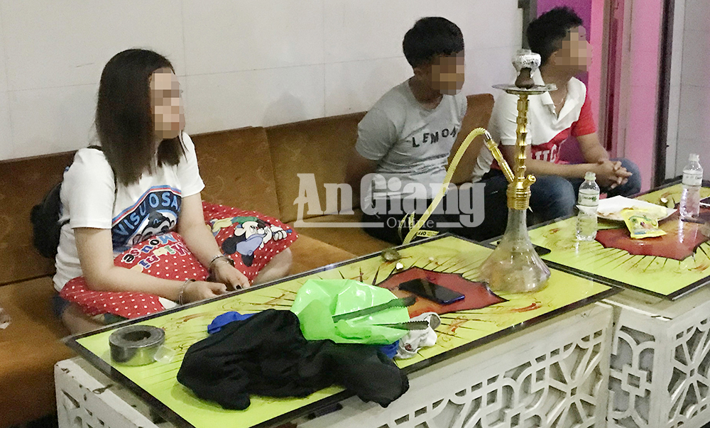 Phát hiện 19 nam, nữ có mặt tại Karaoke Gold Star dương tính với ma túy đá