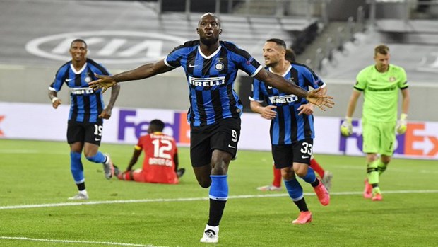 Bruno ghi bàn từ chấm 11m, M.U thẳng tiến bán kết Europa League