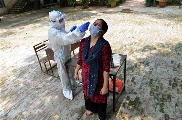 Dịch COVID-19 đến 6h sáng 11-8: Thế giới có hơn 20,2 triệu người mắc