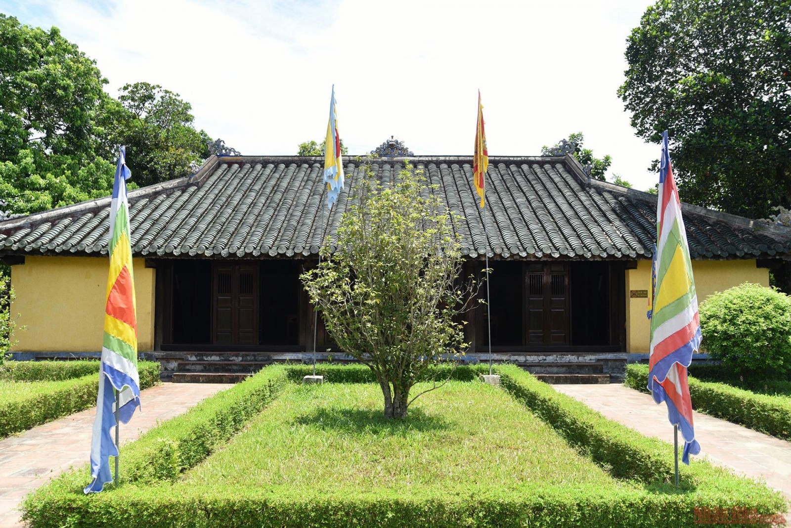 Lăng Gia Long, nơi an nghỉ của vị vua đầu tiên triều Nguyễn