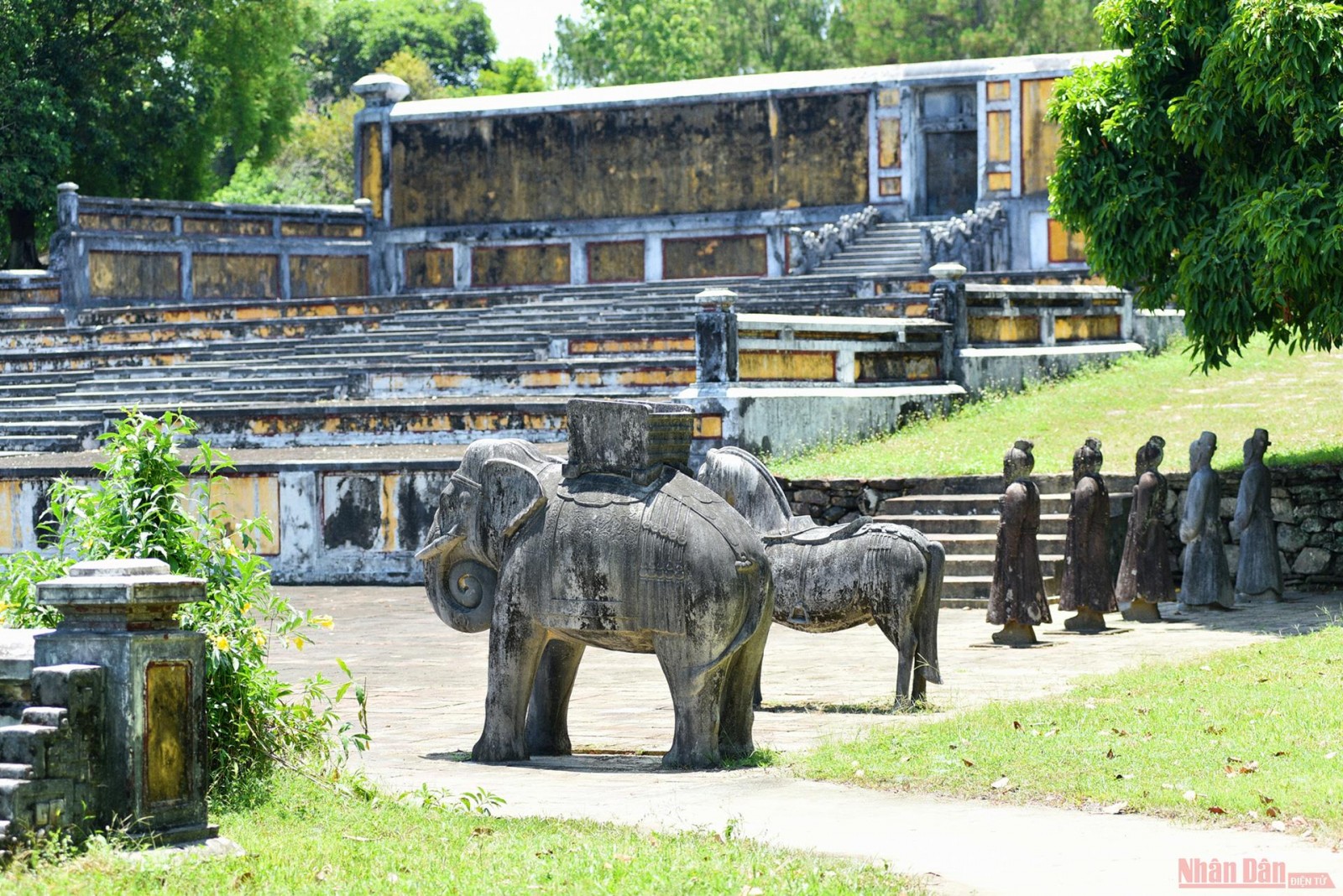 Lăng Gia Long, nơi an nghỉ của vị vua đầu tiên triều Nguyễn