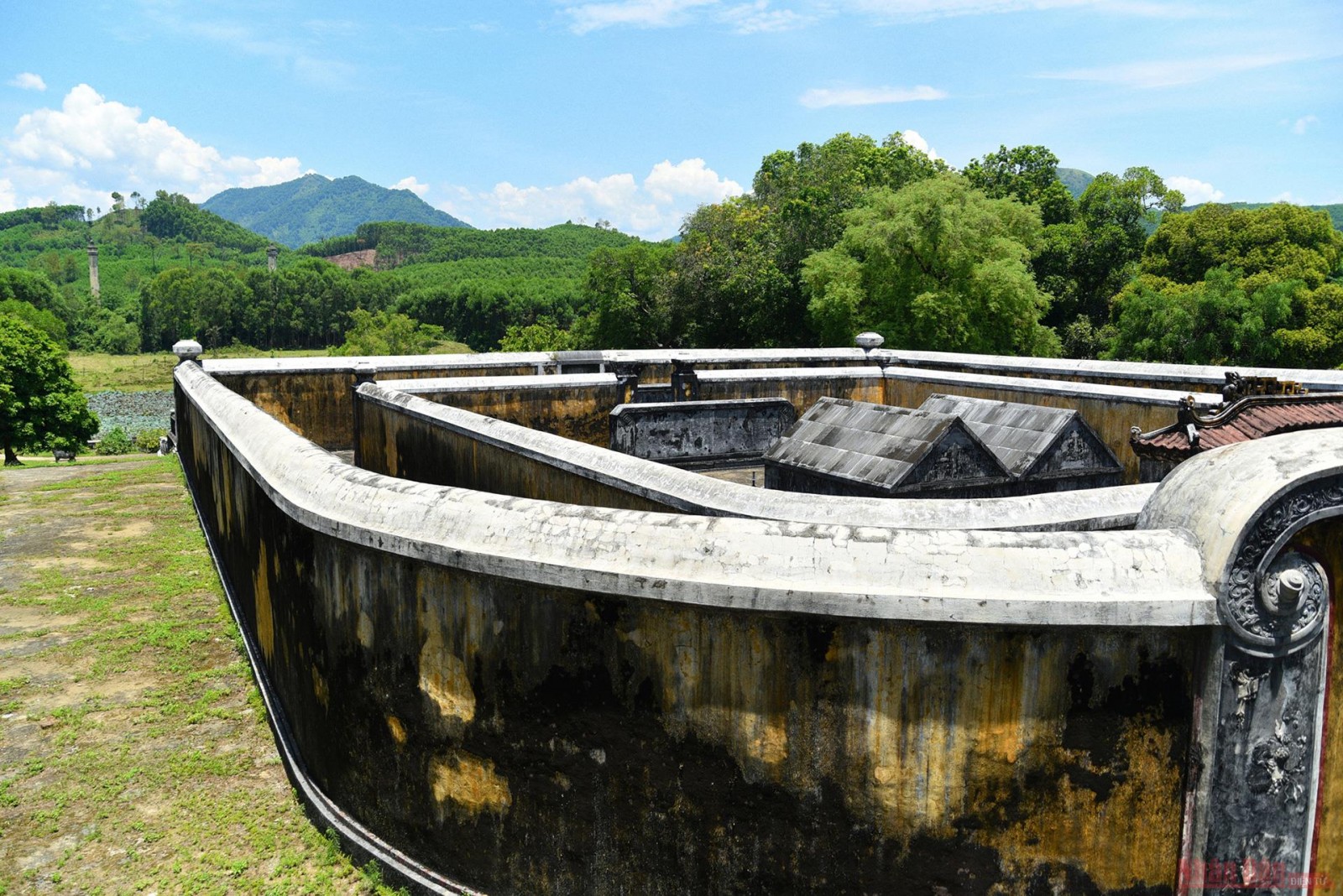Lăng Gia Long, nơi an nghỉ của vị vua đầu tiên triều Nguyễn