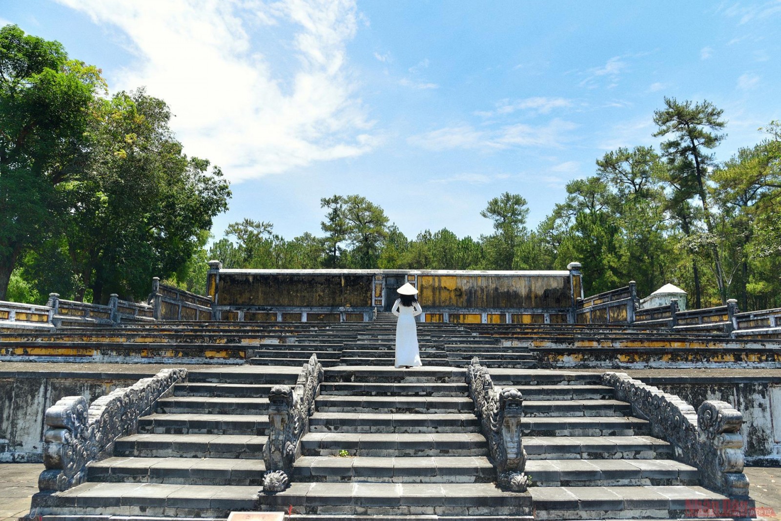 Lăng Gia Long, nơi an nghỉ của vị vua đầu tiên triều Nguyễn