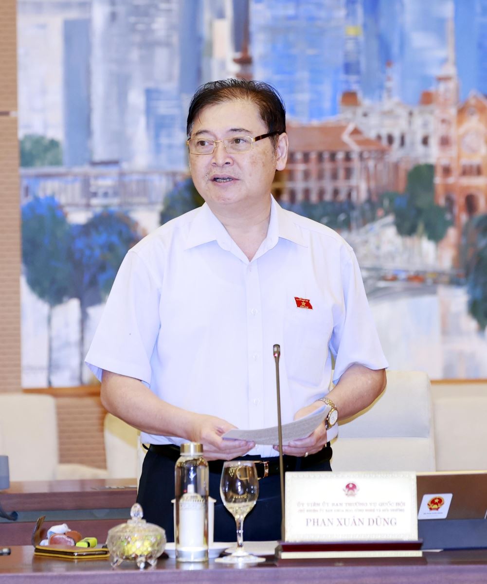 Người dân được bán rác thải, nhưng cũng phải trả phí cho lượng rác mình thải ra