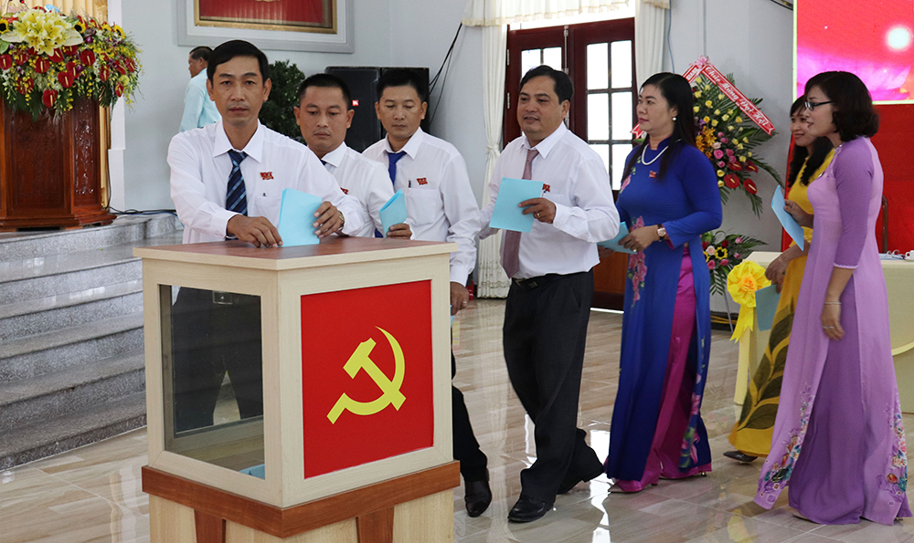 Khai mạc Đại hội Đại biểu Đảng bộ huyện Phú Tân lần thứ XII (nhiệm kỳ 2020-2025)