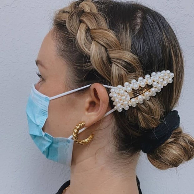 Bí quyết đeo khẩu trang để vừa không đau tai vừa xinh đẹp thần thái