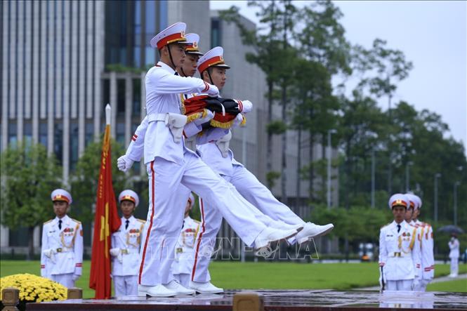 Lễ thượng cờ rủ Quốc tang nguyên Tổng Bí thư Lê Khả Phiêu