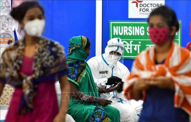Thế giới trên 21,5 triệu ca bệnh; Nga bắt đầu sản xuất vaccine
