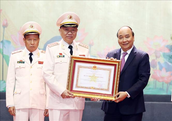 Thủ tướng: Công an nhân dân cần tạo chuyển biến rõ nét về trật tự an toàn xã hội