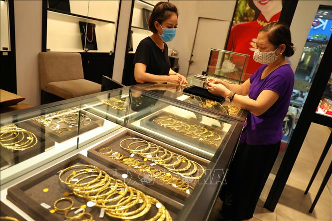 Chiều 20-8, giá vàng quay về mốc 56 triệu đồng/lượng