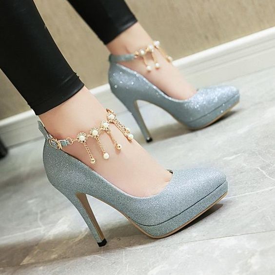 7 mẹo nhỏ giúp bạn làm quen với những đôi giày cao gót điệu đà